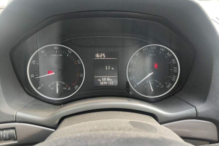 Used Skoda Octavia 2013 1.6L Manual Yijie Edition Instrument Cluster