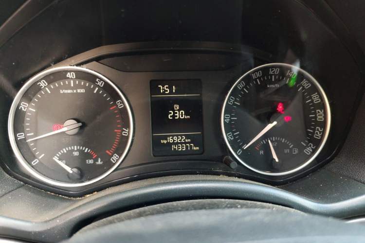 Used Skoda Octavia 2013 1.6L Manual Yijie Edition Instrument Cluster
