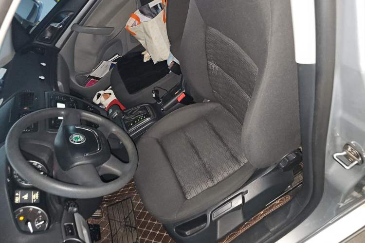 Used Skoda Octavia 2013 2.0L Automatic Yijie Edition Left Front Seat