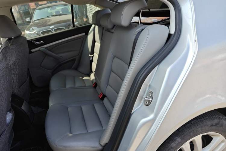 Used Skoda Octavia 2013 1.6L Automatic Yijun Edition Left Rear Seat