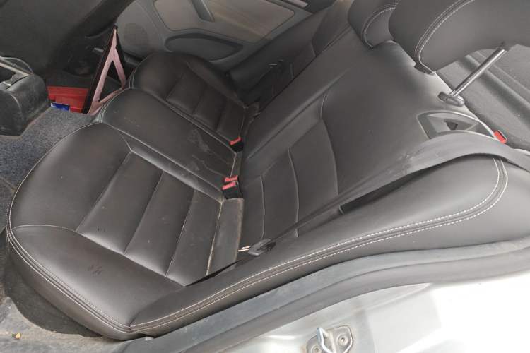 Used Skoda Octavia 2013 1.6L Automatic Elegance Edition Left Rear Seat