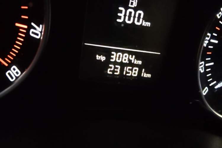 Used Skoda Octavia 2013 1.6L Automatic Yijun Edition Odometer Close Up