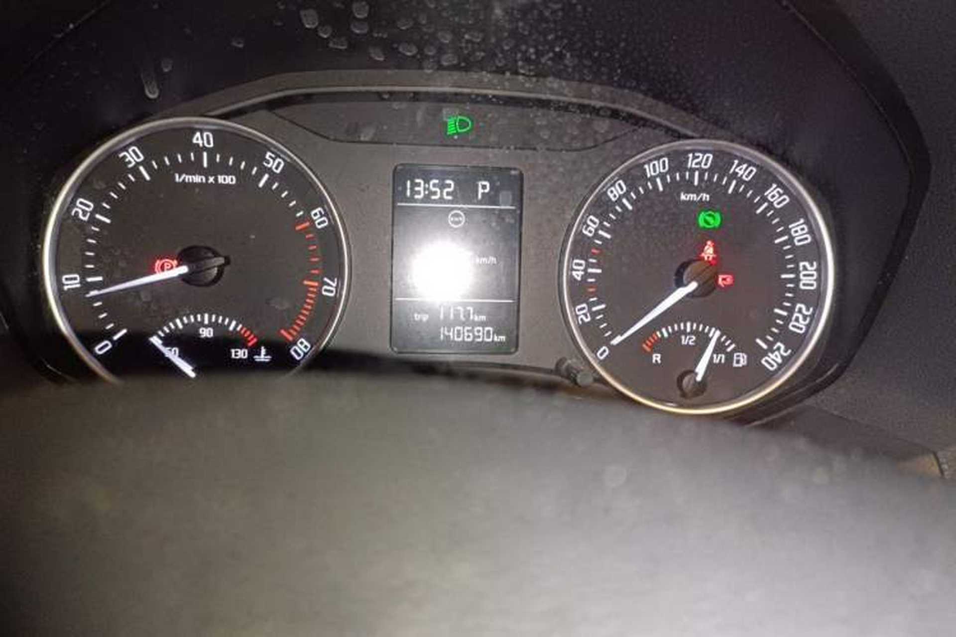 Used Skoda Octavia 2013 1.4TSI DSG Yijun Edition Odometer Close Up