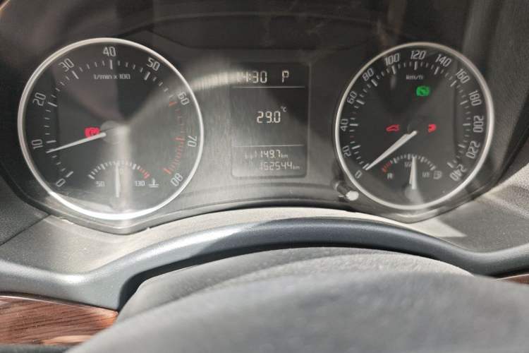 Used Skoda Octavia 2013 1.6L Automatic Yijun Edition Odometer Close Up