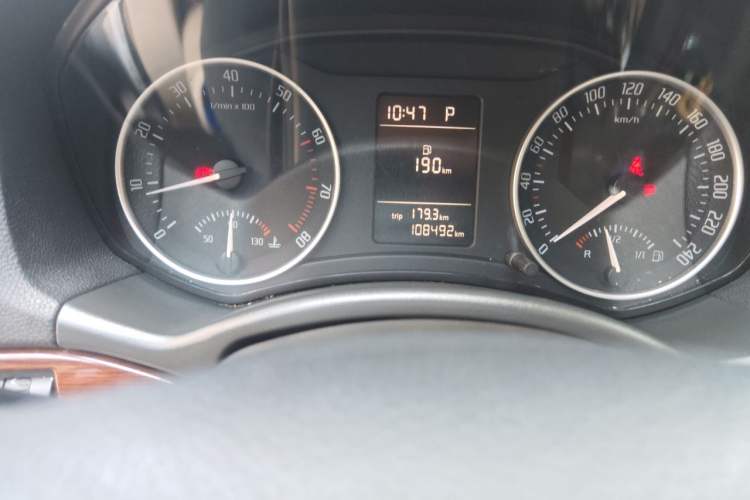 Used Skoda Octavia 2013 1.6L Automatic Yijun Edition Odometer Close Up
