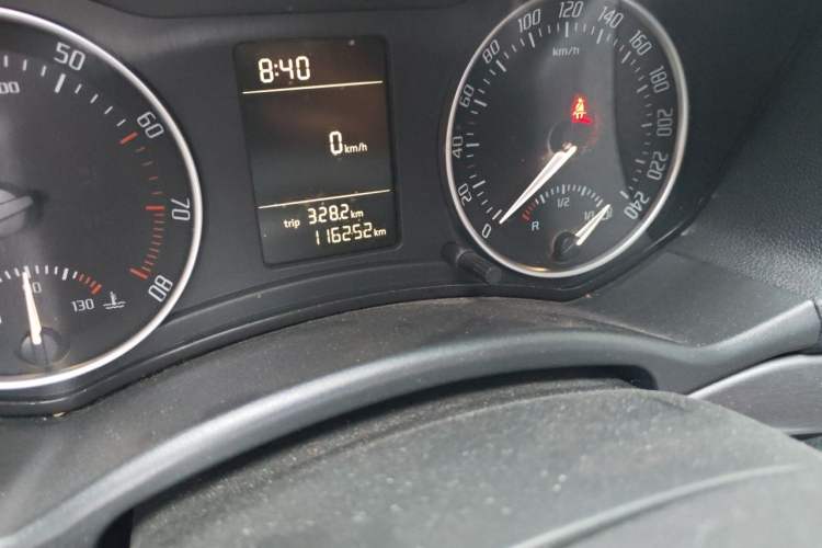 Used Skoda Octavia 2013 1.6L Manual Eado Edition Odometer Close Up