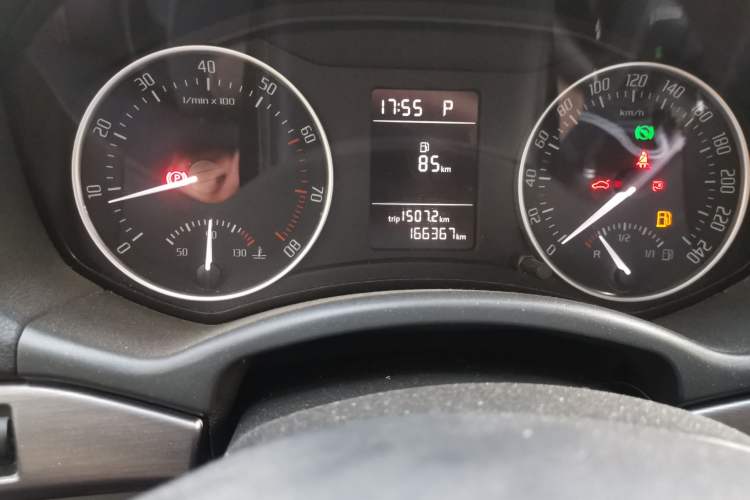 Used Skoda Octavia 2013 1.6L Automatic Yijie Edition Odometer Close Up