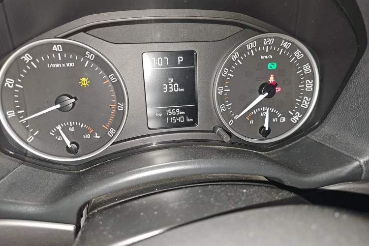 Used Skoda Octavia 2013 2.0L Automatic Yijie Edition Odometer Close Up