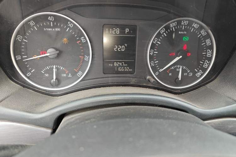 Used Skoda Octavia 2013 1.6L Automatic Elegance Edition Odometer Close Up