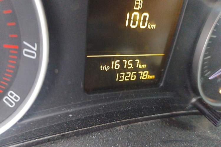 Used Skoda Octavia 2013 1.6L Automatic Yijie Edition Odometer Close Up