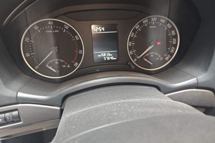 Used Skoda Octavia 2013 1.6L Manual Eado Edition Odometer Close Up