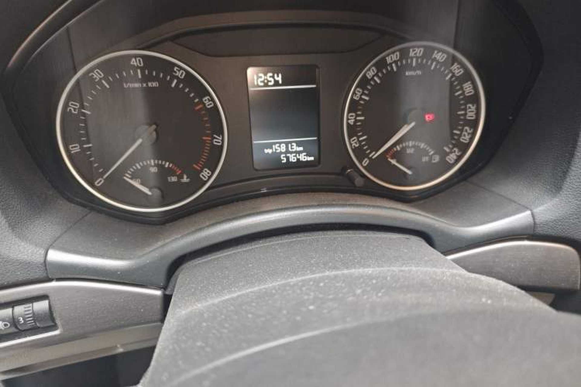 Used Skoda Octavia 2013 1.6L Manual Eado Edition Odometer Close Up