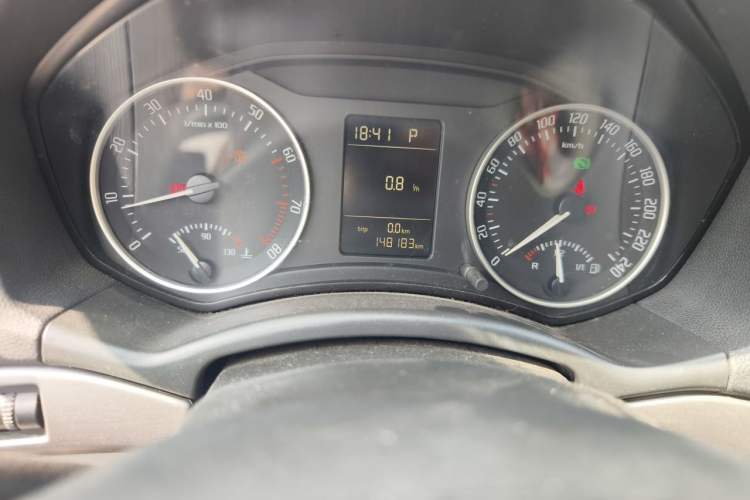 Used Skoda Octavia 2013 1.6L Automatic Elegance Edition Odometer Close Up