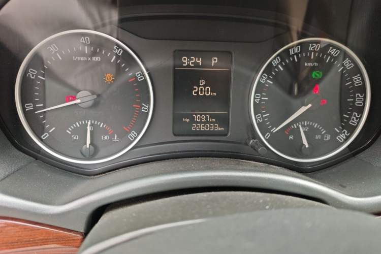 Used Skoda Octavia 2013 1.6L Automatic Yijun Edition Odometer Close Up