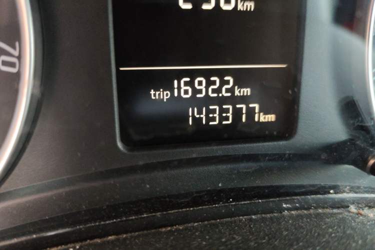 Used Skoda Octavia 2013 1.6L Manual Yijie Edition Odometer Close Up
