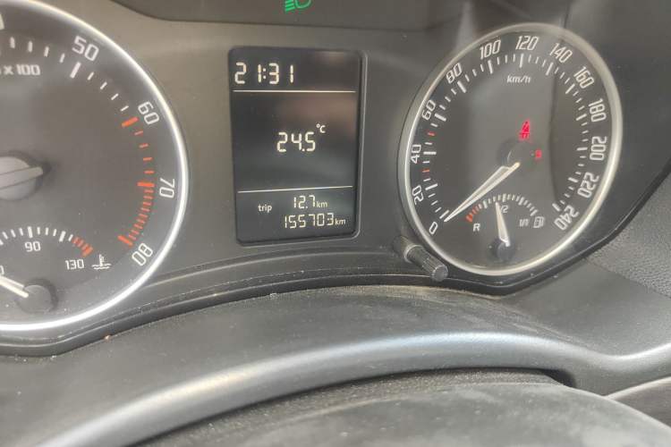 Used Skoda Octavia 2013 1.6L Manual Eado Edition Odometer Close Up
