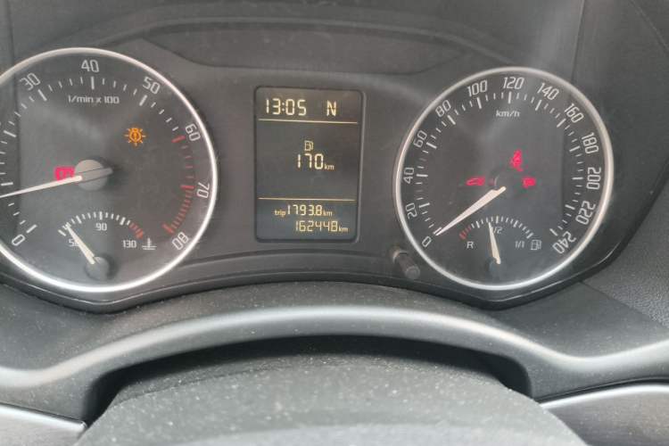 Used Skoda Octavia 2013 1.6L Automatic Yijun Edition Odometer Close Up