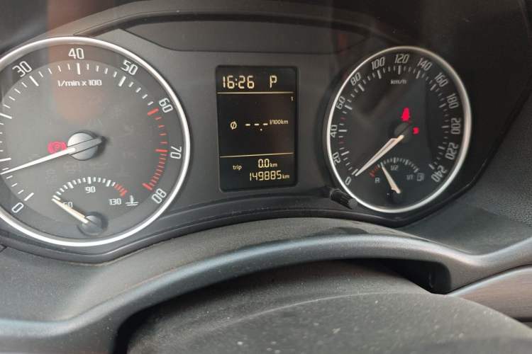 Used Skoda Octavia 2013 1.6L Automatic Yijun Edition Odometer Close Up