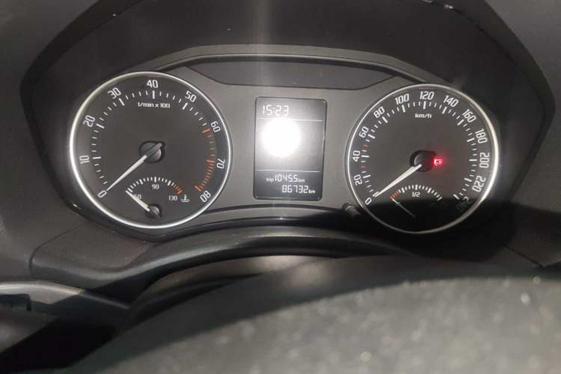 Used Skoda Octavia 2013 1.4TSI DSG Yijun Edition Odometer Close Up