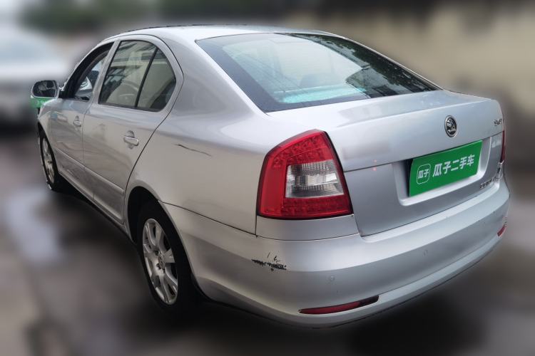 Used Skoda Octavia 2013 1.6L Manual Yijie Edition Rear Left 45 Deg