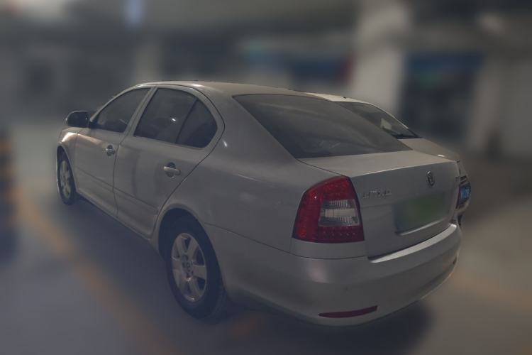 Used Skoda Octavia 2013 1.6L Manual Yijie Edition Rear Left 45 Deg