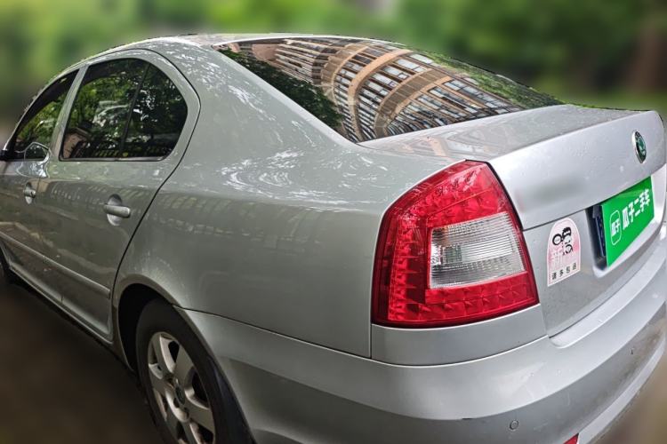 Used Skoda Octavia 2013 1.6L Manual Yijie Edition Rear Left 45 Deg