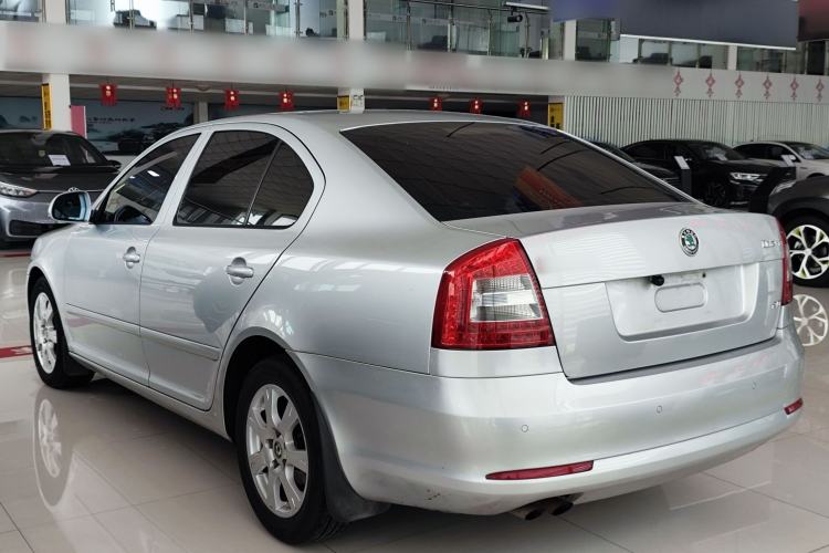 Used Skoda Octavia 2013 2.0L Automatic Yijie Edition Rear Left 45 Deg