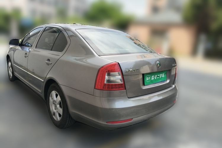 Used Skoda Octavia 2013 1.6L Automatic Yijun Edition Rear Left 45 Deg