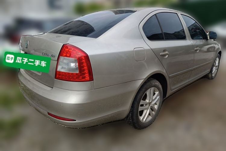 Used Skoda Octavia 2013 1.4TSI DSG Yijun Edition Rear Right 45 Deg