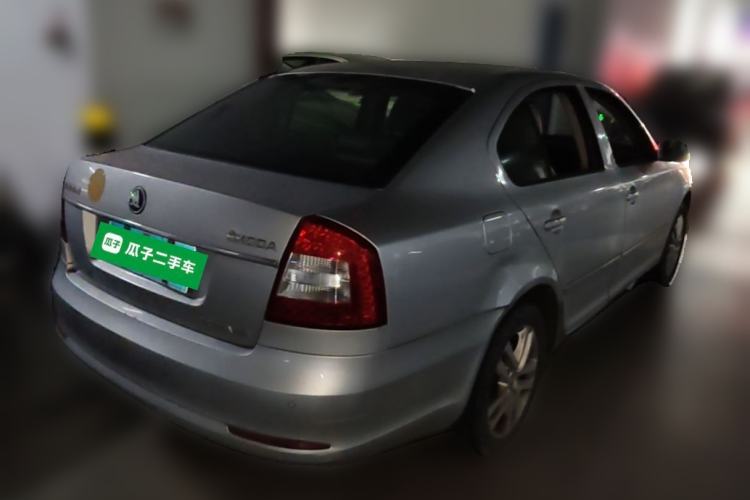 Used Skoda Octavia 2013 1.6L Automatic Yijun Edition Rear Right 45 Deg