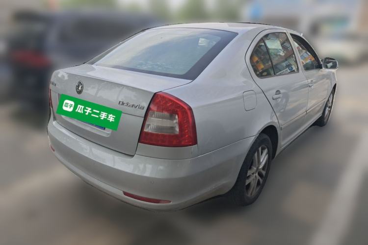Used Skoda Octavia 2013 1.6L Automatic Yijun Edition Rear Right 45 Deg