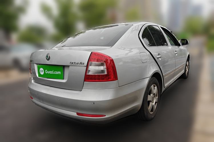 Used Skoda Octavia 2013 1.6L Automatic Yijie Edition Rear Right 45 Deg
