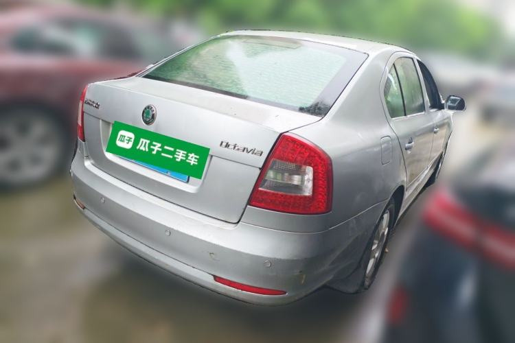 Used Skoda Octavia 2013 1.6L Manual Eado Edition Rear Right 45 Deg