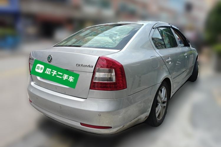 Used Skoda Octavia 2013 1.6L Automatic Yijun Edition Rear Right 45 Deg