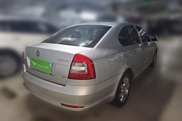 Used Skoda Octavia 2013 2.0L Automatic Yijie Edition Rear Right 45 Deg