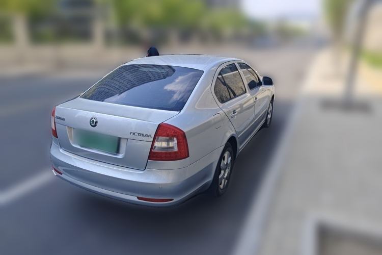 Used Skoda Octavia 2013 1.6L Manual Yijun Edition Rear Right 45 Deg