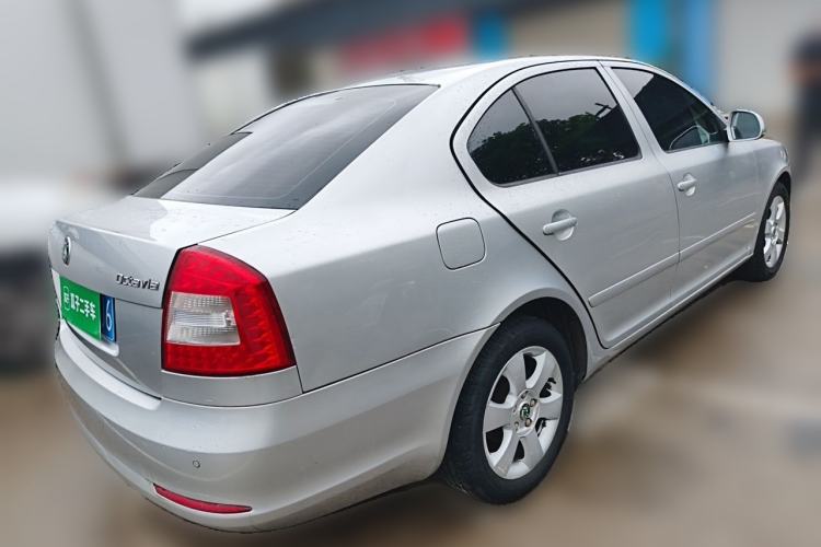 Used Skoda Octavia 2013 1.6L Automatic Yijie Edition Rear Right 45 Deg