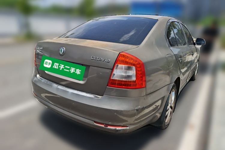 Used Skoda Octavia 2013 1.6L Automatic Yijun Edition Rear Right 45 Deg