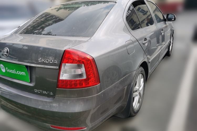 Used Skoda Octavia 2013 1.4TSI DSG Yijun Edition Rear Right 45 Deg