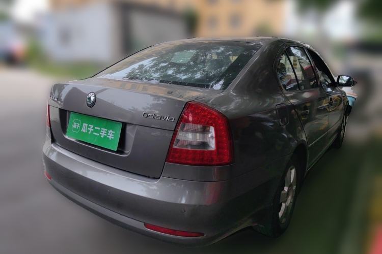 Used Skoda Octavia 2013 1.6L Automatic Yijie Edition Rear Right 45 Deg