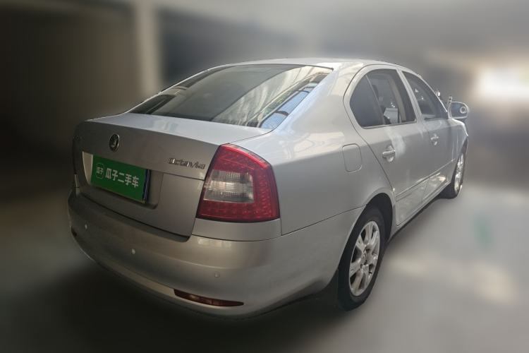 Used Skoda Octavia 2013 1.6L Manual Eado Edition Rear Right 45 Deg