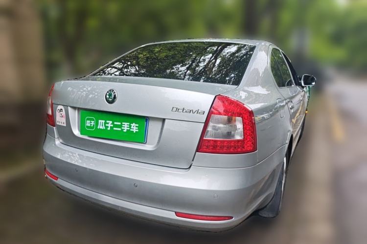 Used Skoda Octavia 2013 1.6L Manual Yijie Edition Rear Right 45 Deg