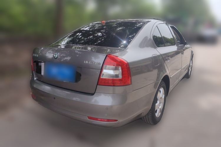 Used Skoda Octavia 2013 1.6L Automatic Yijun Edition Rear Right 45 Deg