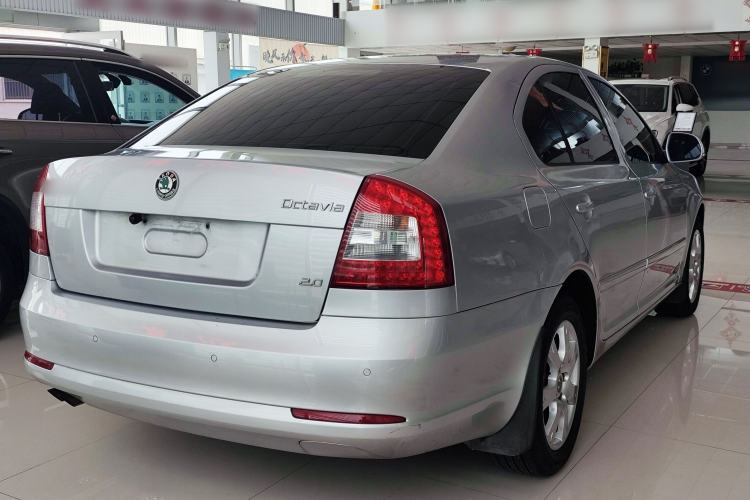 Used Skoda Octavia 2013 2.0L Automatic Yijie Edition Rear Right 45 Deg