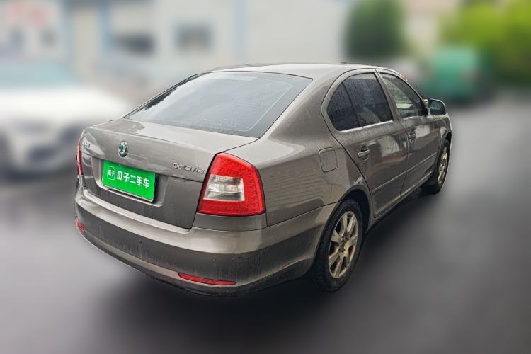 Used Skoda Octavia 2013 1.6L Automatic Yijie Edition Rear Right 45 Deg