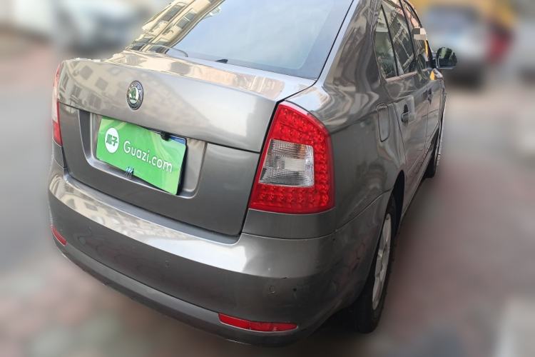 Used Skoda Octavia 2013 1.6L Automatic Yijie Edition Rear Right 45 Deg