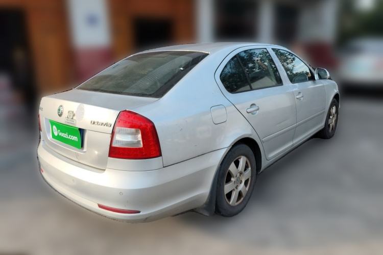 Used Skoda Octavia 2013 1.6L Manual Yijie Edition Rear Right 45 Deg