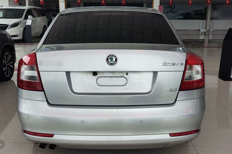 Used Skoda Octavia 2013 2.0L Automatic Yijie Edition Rear