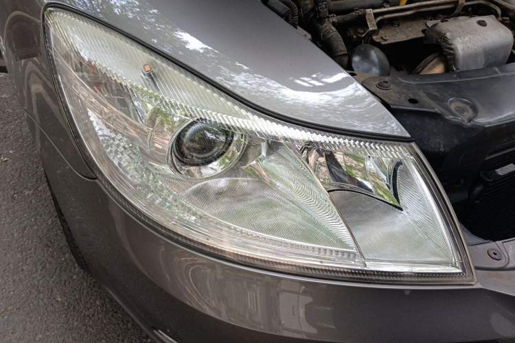 Used Skoda Octavia 2013 1.4TSI Manual Yijun Edition Right Front Headlight