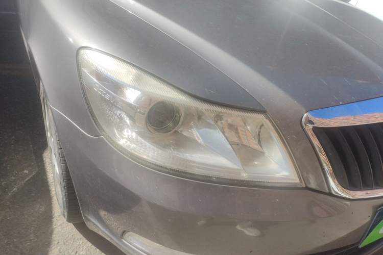 Used Skoda Octavia 2013 1.6L Automatic Yijie Edition Right Front Headlight